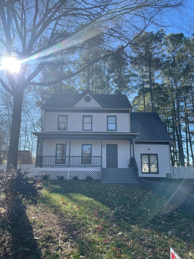 Building Photo - 705 Cash St