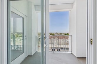 Interior Photo - Thrive on 5th