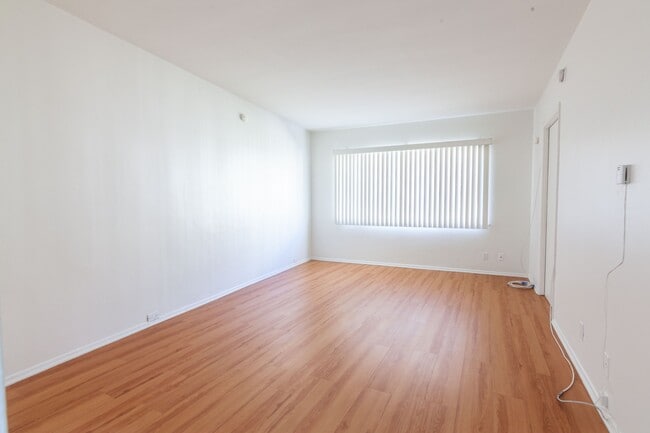 Photo - 667-669-669 Levering Ave Apartment