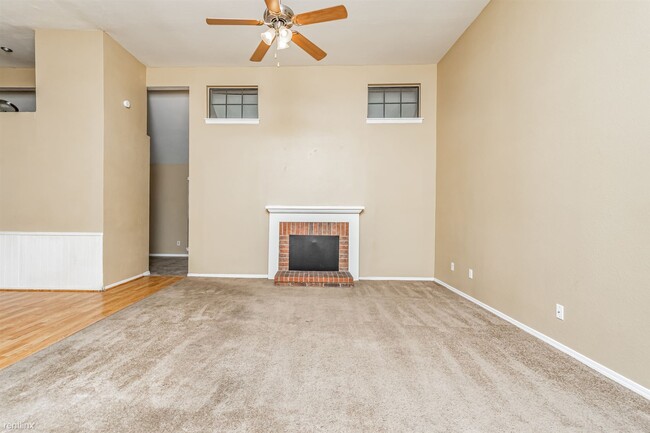 Building Photo - 3 br, 2 bath House - 821 Clark Trail