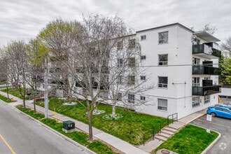 Building Photo - 45 42nd St