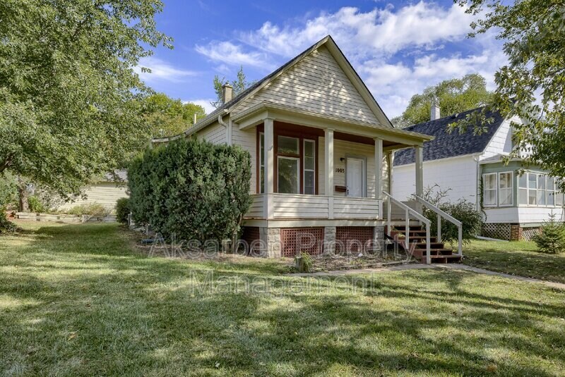 1003 S 42nd St, Omaha, NE 68105 House Rental in Omaha, NE