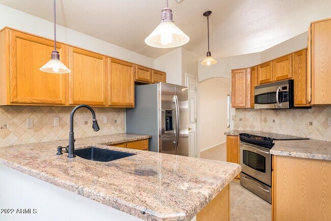 Foto del edificio - 4715 E Briarwood Terrace