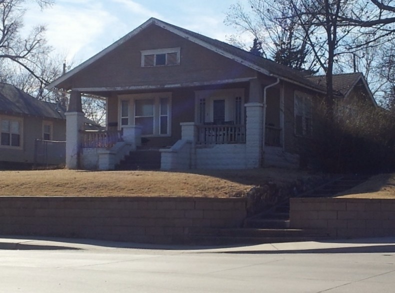 Primary Photo - 702 S Washington St