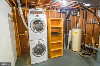 Building Photo - 1851 Sharwood Pl