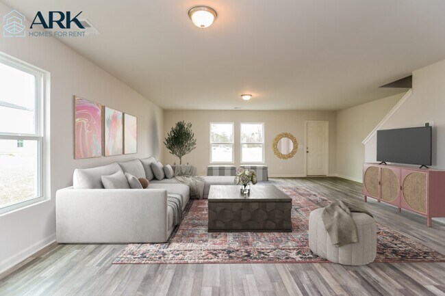 Foto del edificio - 4026 Lake Russell Dr