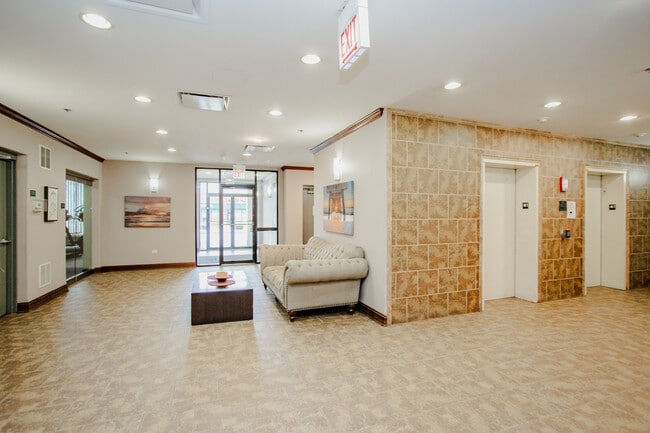 Foto del edificio - 3630 N Harlem Ave