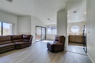 Building Photo - 5054 S Rainbow Blvd