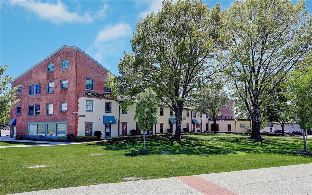 Primary Photo - 555 S Main St