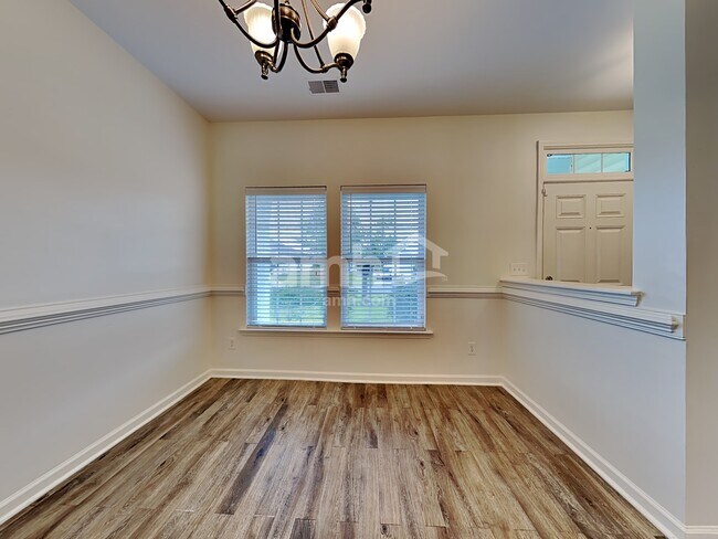 Foto del edificio - 407 Pine Hill Ln