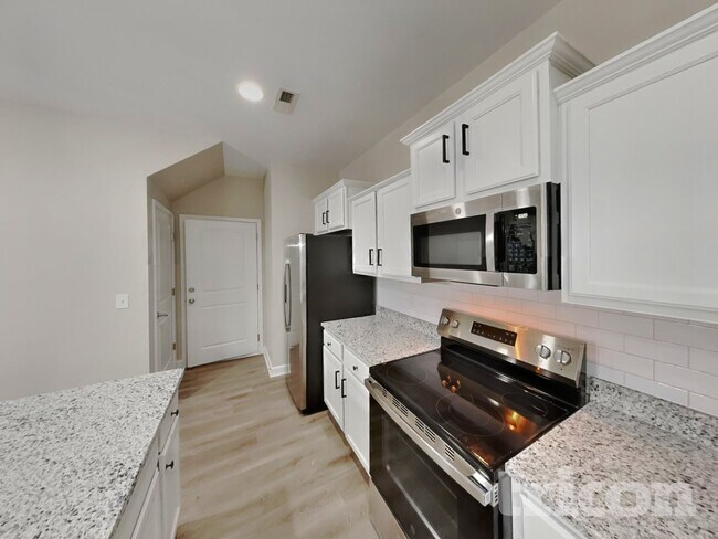 Building Photo - 1056 Lindyn Lee Wy