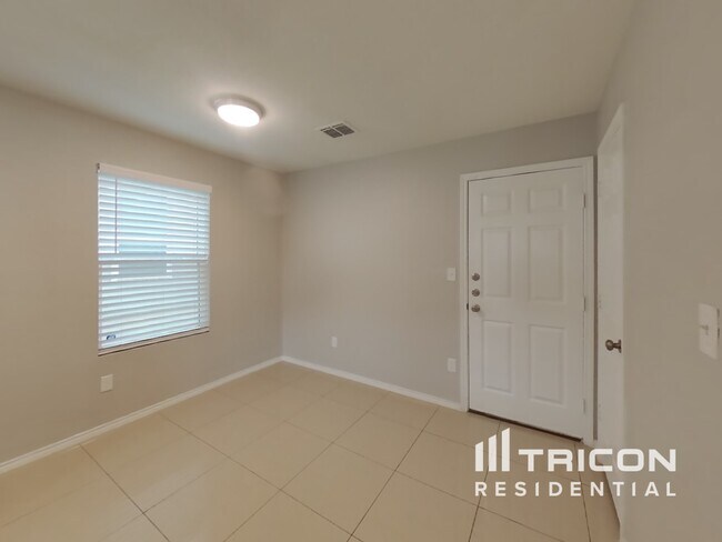 Building Photo - 10718 Castello Cyn