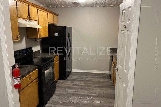 Building Photo - Newly Renovated Brick Home!
