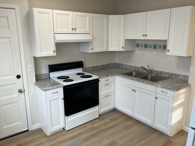 Building Photo - 616 2nd St SW