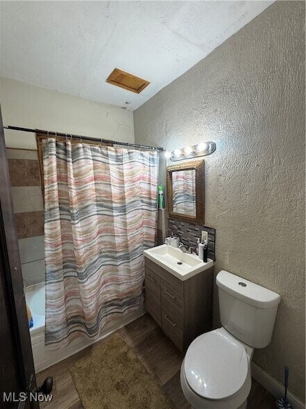 Foto del edificio - 4292 E 128th St