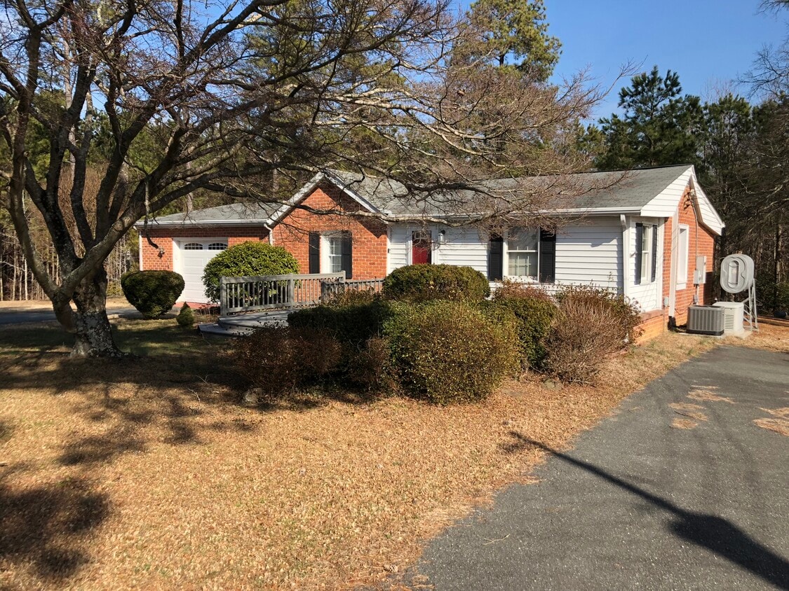 Primary Photo - 681 Kinderhook Pike
