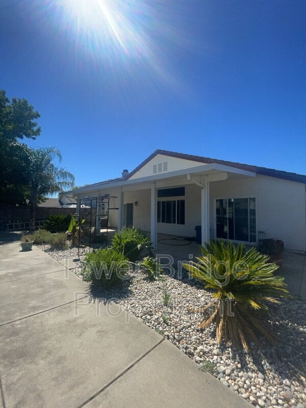 Building Photo - 5501 Spring Falls Ct
