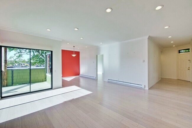 Foto del edificio - 1108 Shoreline Dr