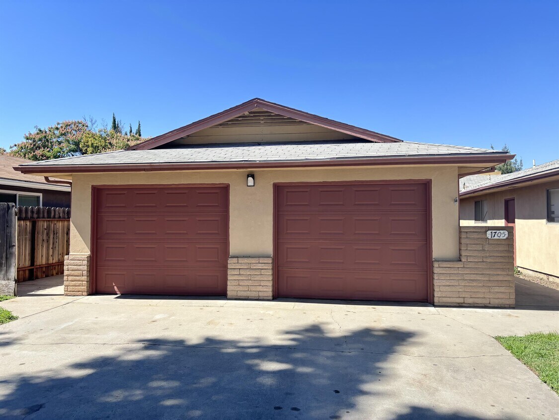 Foto principal - 1705 E Rumble Rd