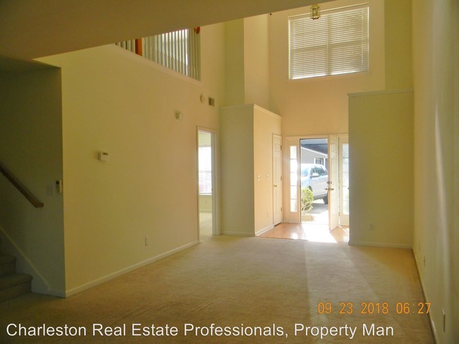 Building Photo - 3 br, 2.5 bath House - 9180 Maple Grove Dr