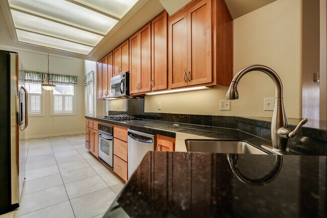 Building Photo - Beautiful 3+Bedroom, 3-Bath Home ~ With La...