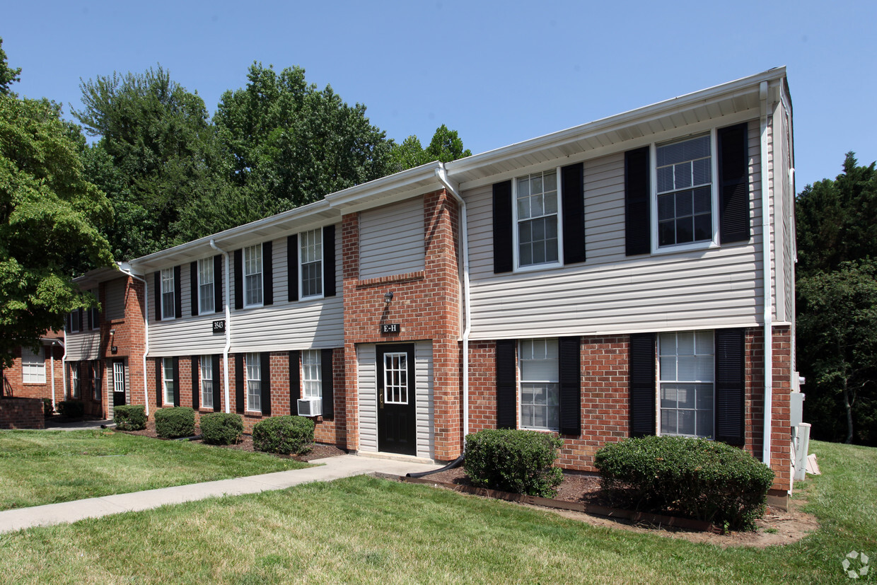 Foto principal - YorkTowne Apartments