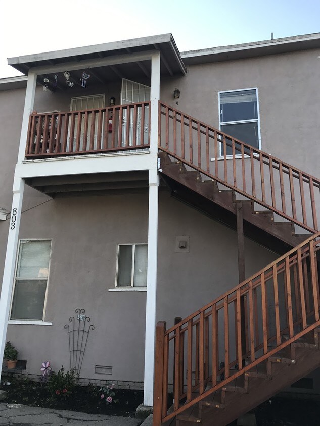 Primary Photo - 803 N West St