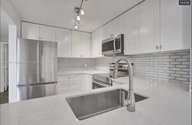 Building Photo - 7175 Orange Dr