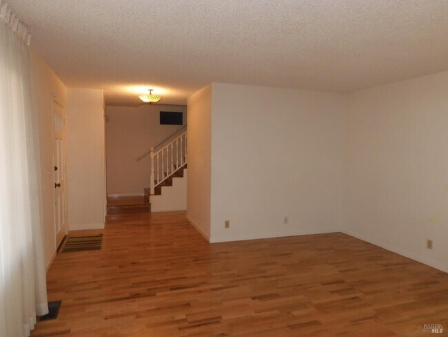 Building Photo - 24 Reichert Ct