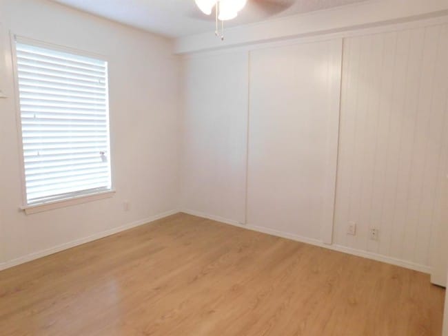 Building Photo - 4310 Mt Vernon St