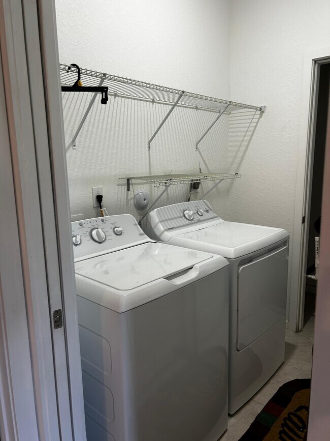 Foto del edificio - 489 NE 5th Pl