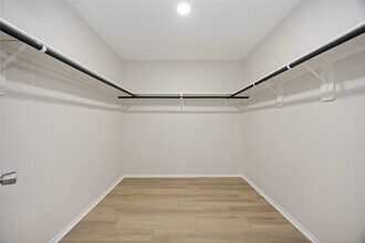 Building Photo - 1827 Cold River Dr