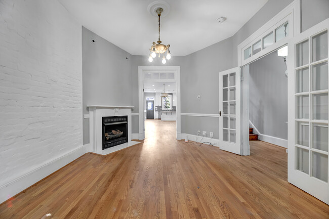 Building Photo - 529 14th St NE