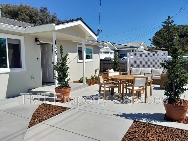 Foto del edificio - 1339 Newport Ave