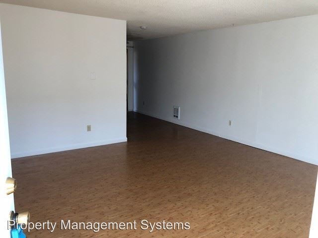 Building Photo - 5919-5923 SE 83rd Ave
