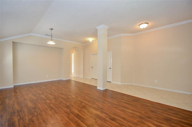 Foto del edificio - 5611 Brookhollow Oaks Trail