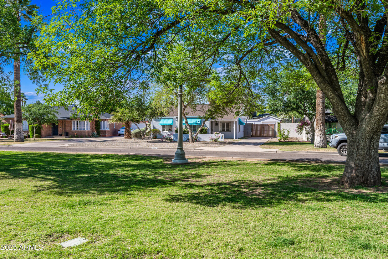Foto principal - 844 E Windsor Ave