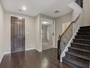 Building Photo - 16515 Williamstown Dr