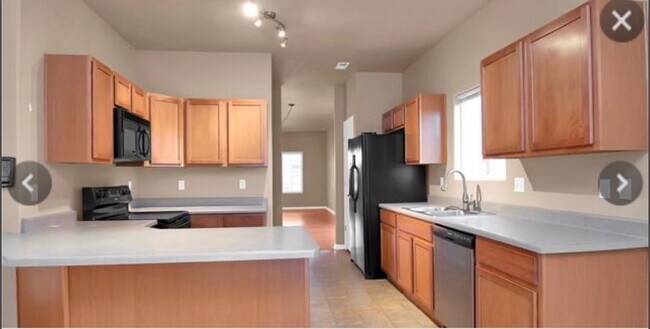 Foto del edificio - 10260 Deer Meadow Cir