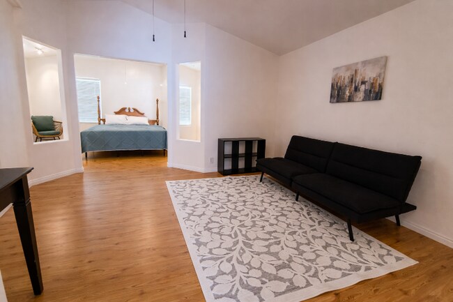 Foto del edificio - 991 N 2100 W