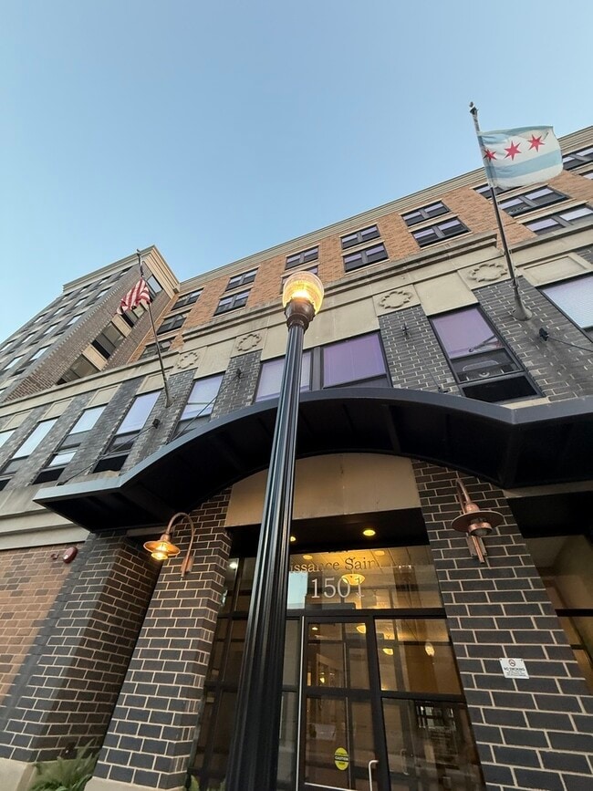 Foto del edificio - 1501 W Belmont Ave