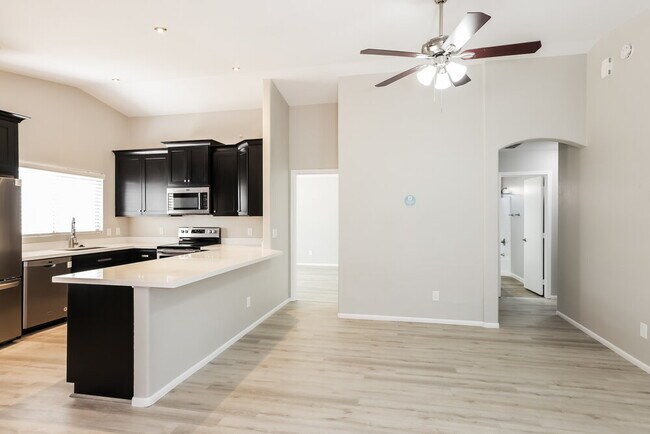 Foto del edificio - 8751 W Loma Ln