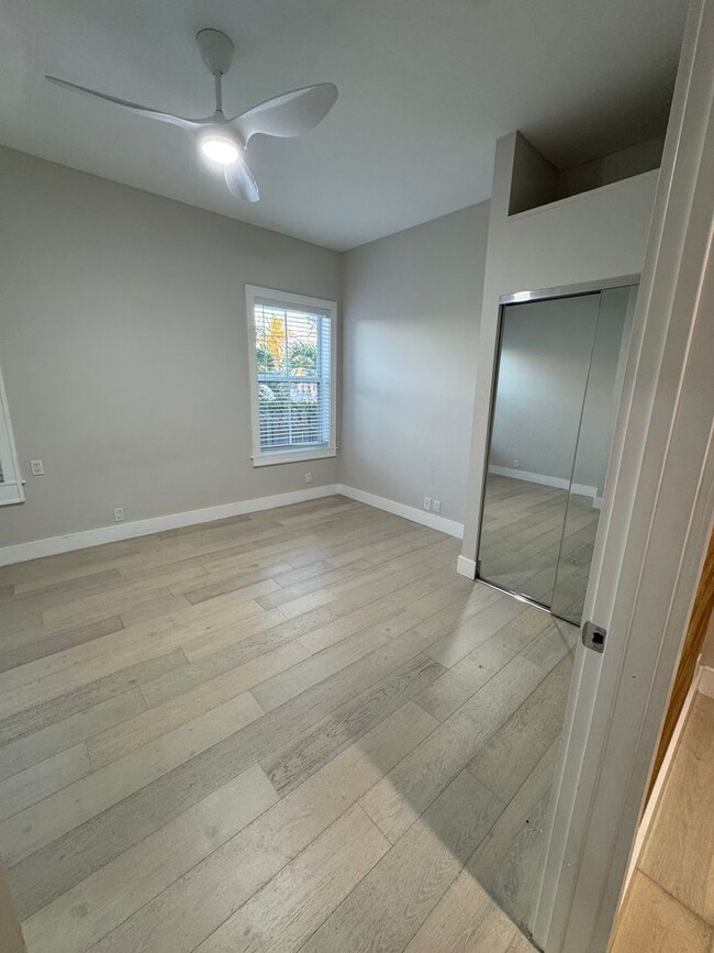 Building Photo - Stunning 2 bedroom 1 bath duplex  in Mid T...