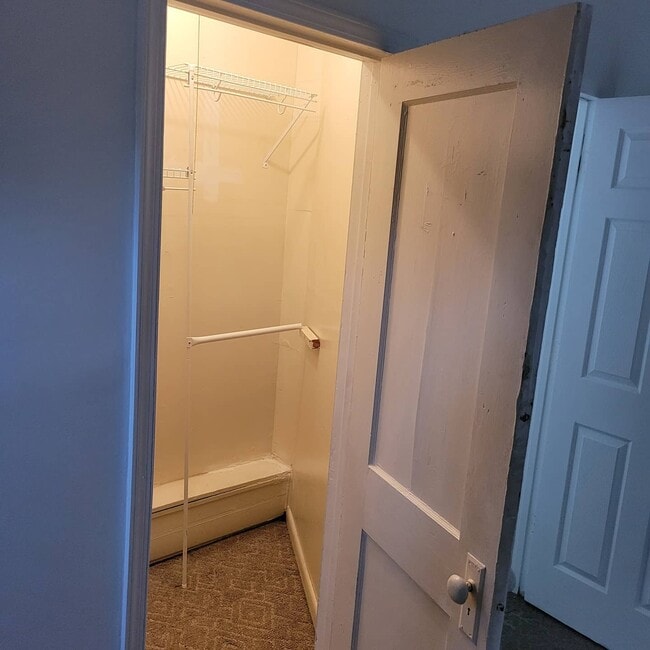 Walkin Closet - 512 Detroit St