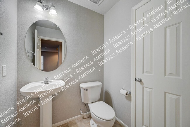 Foto del edificio - 10567 Foggy Glen Ave