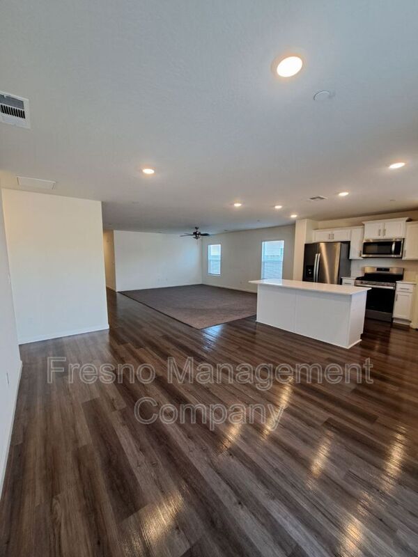 Foto del edificio - 1580 Concord Ave