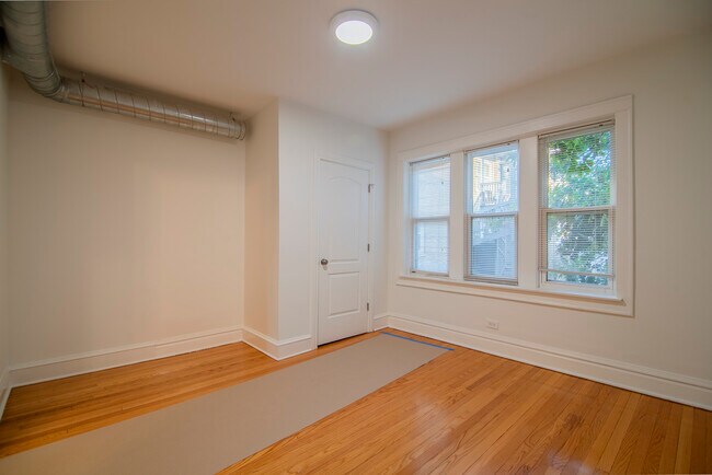 Foto del edificio - 4103 W Nelson St