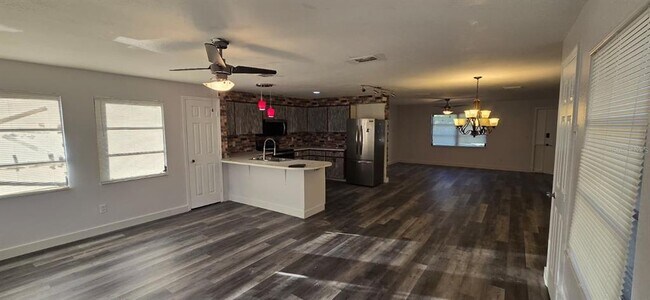 Foto del edificio - 20329 Astoria Ave