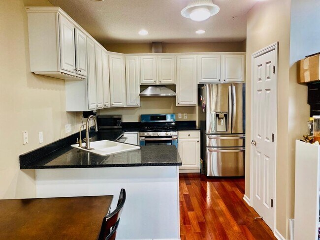 Foto del edificio - 5030 Archer Ln N