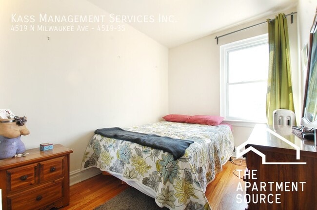 Building Photo - 4519 N Milwaukee Ave